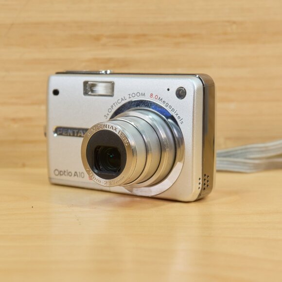 Pentax Optio A10 8MP Digital Camera with 3x Optical Zoom and Shake Reduction - Picture 4 of 8